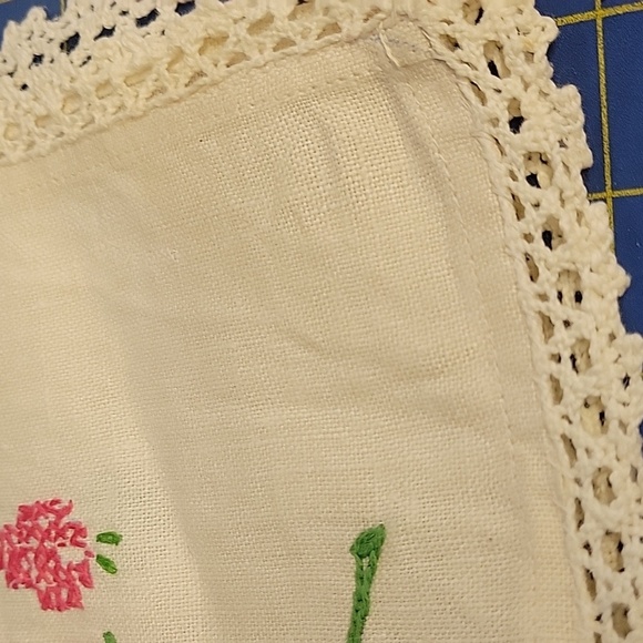 Vintage Floral Flower Embroidered Cream 14" x 36" Table Runner - Picture 4 of 6